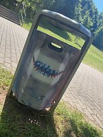 Bild: Sch&uuml;lerinnen und Sch&uuml;ler gestalteten die Abfallk&ouml;rbe im &Ouml;stertal um