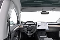 Bild: Fahrzeugbedienung im Tesla