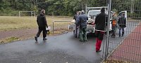 Bild: Sportplatz im Borntal wurde durch viele flei&szlig;ige H&auml;nde vom Unrat befreit