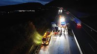 KKW kippt auf der A38 um Bild: KKW kippt auf der A38 um
