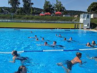 Bild: Projektwoche Lebensretter der Regelschule am Franzberg, im Bergbad Sonnenblick