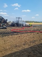 Bild: Hoher Sachschaden bei Feldbrand