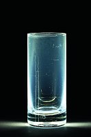 Bild: Tr&uuml;bes Glas: Finish verhindert Kalkbel&auml;ge nicht.