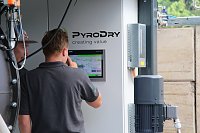 Pyrolyse als Alternative zum Verbrennen - in Bleicherode wurde heute eine Pilotanlage der Hochschule in Betrieb genommen Bild: Pyrolyse als Alternative zum Verbrennen - in Bleicherode wurde heute eine Pilotanlage der Hochschule in Betrieb genommen