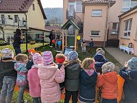 Bild: Gro&szlig;e Freude &uuml;ber das neue Spielger&auml;t herrschte bei den Bebraspatzen