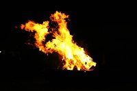 Osterfeuer in Kelbra am Gründonnerstag mit Unterstützung der Feuerwehr Bild: Osterfeuer in Kelbra am Gründonnerstag mit Unterstützung der Feuerwehr