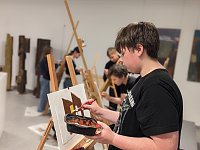 Die Schülerinnen und Schüler der Regelschule am Franzberg durften die Werke von Heinz Scharr eigenständig interpretieren Bild: Die Schülerinnen und Schüler der Regelschule am Franzberg durften die Werke von Heinz Scharr eigenständig interpretieren