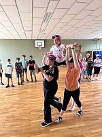 Bild: Mit gro&szlig;em Spa&szlig;,tanzten sich die Uderlebener Sch&uuml;ler in die Ferien