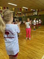 Bild: Let&acute;s dance for Kids � das coole Bewegungsprojekt mit Michael Hirschel in der Grundschule in Udersleben
