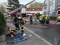 Die Feuerwehren in Sondershausen und Ebeleben versuchen das Feuer zu löschen. Bild: Die Feuerwehren in Sondershausen und Ebeleben versuchen das Feuer zu löschen.
