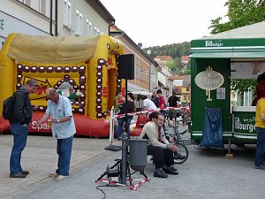 Noch mehr Biertischgarnituren n&ouml;tig