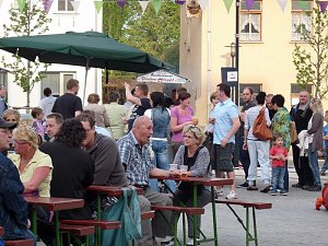 Noch mehr Biertischgarnituren n&ouml;tig