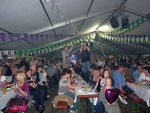 Die Wahl der Fliederk&ouml;nigin (2)