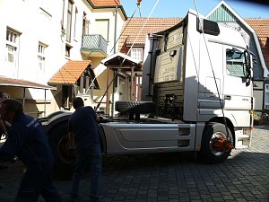 Fliegender Brummi