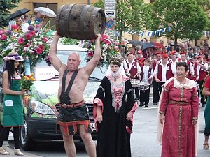Gro&szlig;er Festumzug zum Th&uuml;ringentag