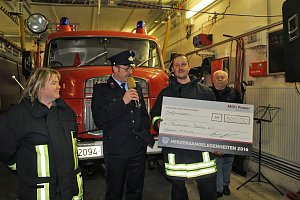 Spende f&uuml;r die Jugendfeuerwehr Berka