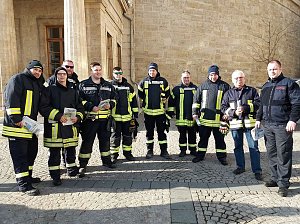 Er gegen Sie!