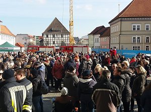 Er gegen Sie!