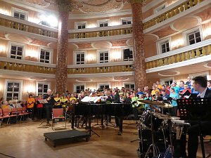 Thuringia Cantat & The String Company im Konzert
