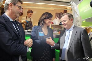 Premiere mit mobilem Hofladen