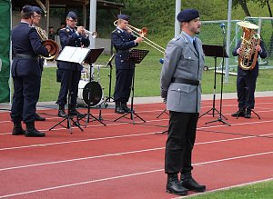 Soldatinnen und Soldaten vereidigt