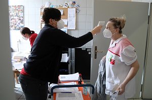 Covid19 Impfung im Pflegeheim Schloss Sophie von K&uuml;hn in Gr&uuml;ningen und im Seniorenzentrum Am Waidhof 