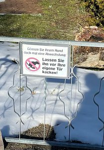 Tierexkremente werden eingesammelt
