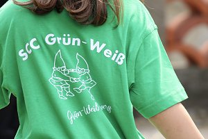 Die Gr&uuml;n-Wei&szlig;-Zwerge bei der Probe vor ihrem gro&szlig;en Auftritt