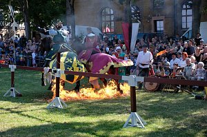 Ritterspektakel auf der Ronneburg zum Pfingstsamstag