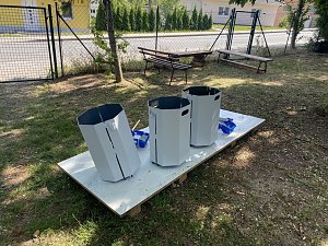 Schülerinnen und Schüler gestalteten die Abfallkörbe im Östertal um