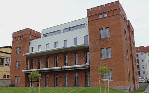 Aus dem "alten Gef&auml;ngnis" ist eine ansehnliche Wohnresidenz mit 11 Wohnungen geworden