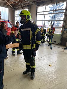 Feuerwehr&uuml;bung in Greu&szlig;en