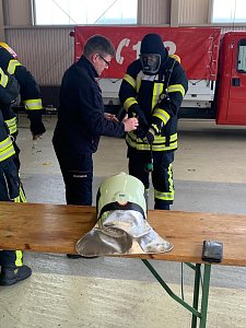 Feuerwehr&uuml;bung in Greu&szlig;en