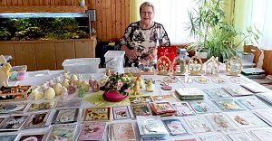 Frau Osterheld brachte viele sch&ouml;ne Osterbasteleien und Osterkarten zum Treffen des WB 4 der Volkssolidarit&auml;t