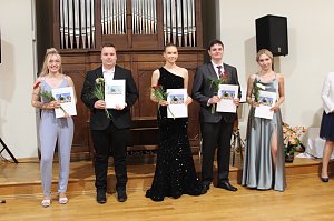 Feierstunde zum erfolgreich abgeschlossen Abi Plus des Beruflichen Gymnasium Sondershausen in Carl-Schr&ouml;der-Saal