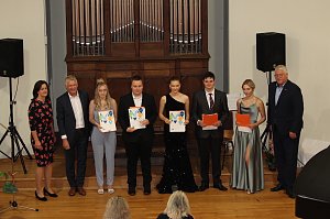 Feierstunde zum erfolgreich abgeschlossen Abi Plus des Beruflichen Gymnasium Sondershausen in Carl-Schr&ouml;der-Saal