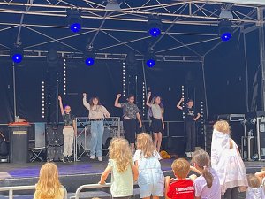Auftritte des Tanzstudios Radeva zum Residenzfest