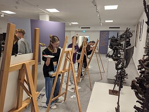 Die Sch&uuml;lerinnen und Sch&uuml;ler der Regelschule am Franzberg durften die Werke von Heinz Scharr eigenst&auml;ndig interpretieren
