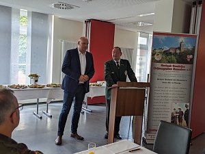 Bundeswehr und Schwarzpulver Kanoniere feiern 15-j&auml;hrige Partnerschaft