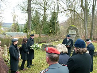 Bild: Stadtratsvorsitzender Wolfgang Wytrieckus  bei der Gedenkrede