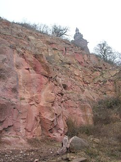 Felssanierung noch notwendig (Foto: Karl-Heinz Herrmann)