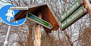 Wanderwegweiser (Foto: Karl-Heinz Herrmann)