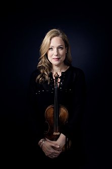 Stargeigerin Isabelle van Keulen spielt im 6. Sinfoniekonzert in Nordhausen und Sondershausen. (Foto: Nikolaj Lund)