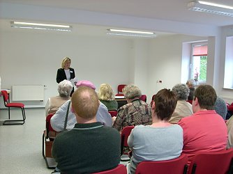 von Frau DM Sabine Hausweiler, Fach&auml;rztin f&uuml;r Innere Medizin bei der Er&ouml;ffnung (Foto: Karl-Heinz Herrmann)
