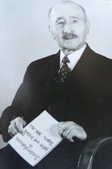 Gedenktafel enth&uuml;llt (Foto: Karl-Heinz Herrmann)