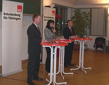 Diskussionsrunde Mtschie - Dr. Dewes (Foto: Karl-Heinz Herrmann)