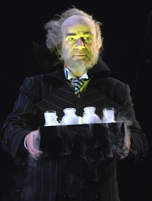 B&ouml;sewicht zu Gast (Foto: Theater Nordhausen)