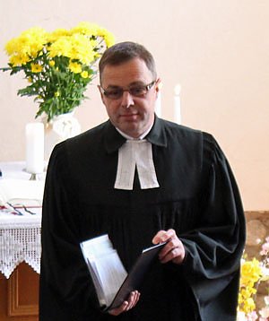 Pfarrstelle wird &uuml;bergeben (Foto: Karl-Heinz Herrmann)