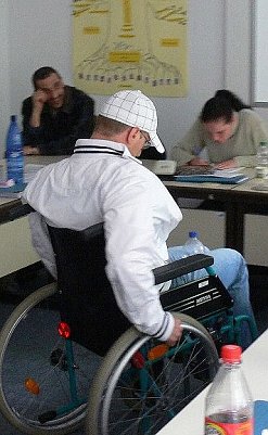 &Uuml;bung Gebrauch Rollstuhl (Foto: W-J. Tr&auml;ger)