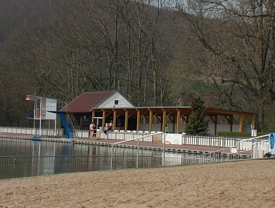 11.00 Uhr Sprung ins Wasser (Foto: DRK Sondershausen)